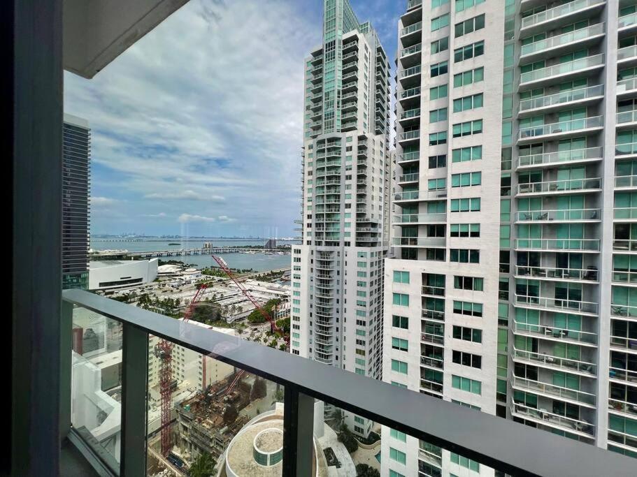 Spacious Studio In The Heart Of Downtown Miami Lägenhet Exteriör bild