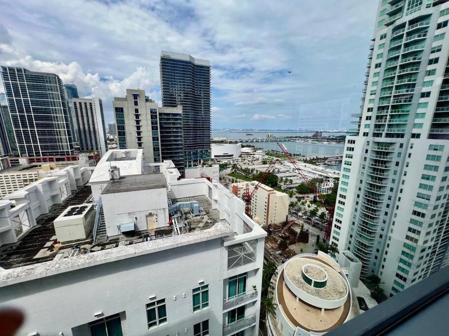 Spacious Studio In The Heart Of Downtown Miami Lägenhet Exteriör bild