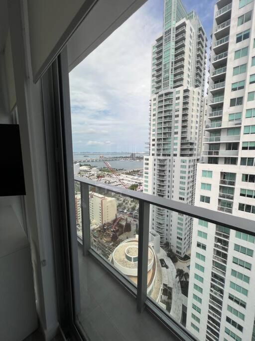 Spacious Studio In The Heart Of Downtown Miami Lägenhet Exteriör bild