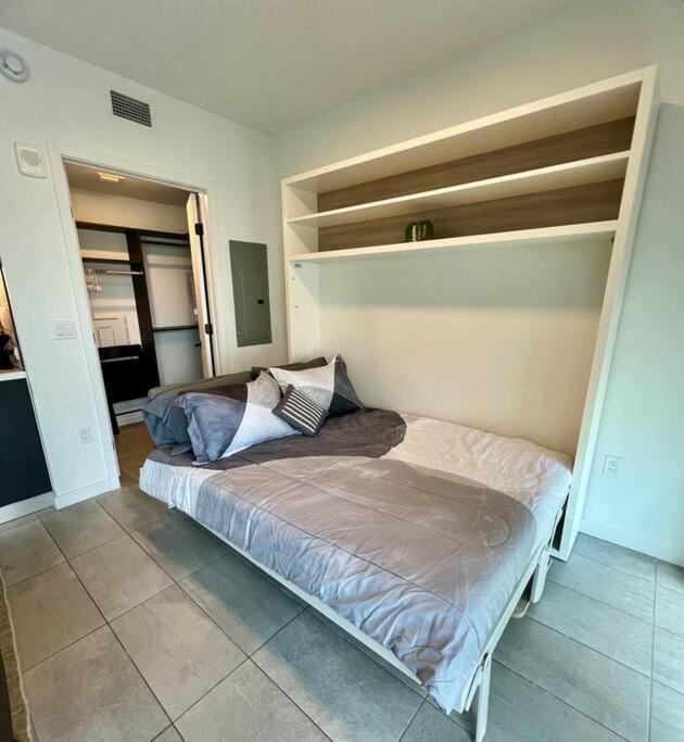 Spacious Studio In The Heart Of Downtown Miami Lägenhet Exteriör bild