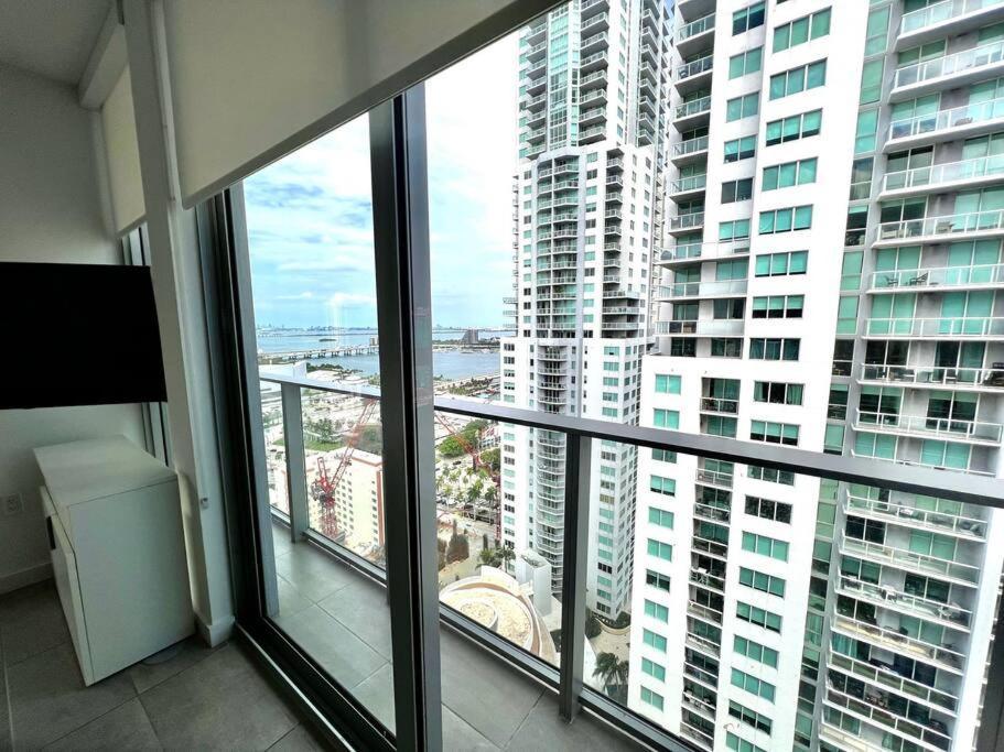 Spacious Studio In The Heart Of Downtown Miami Lägenhet Exteriör bild