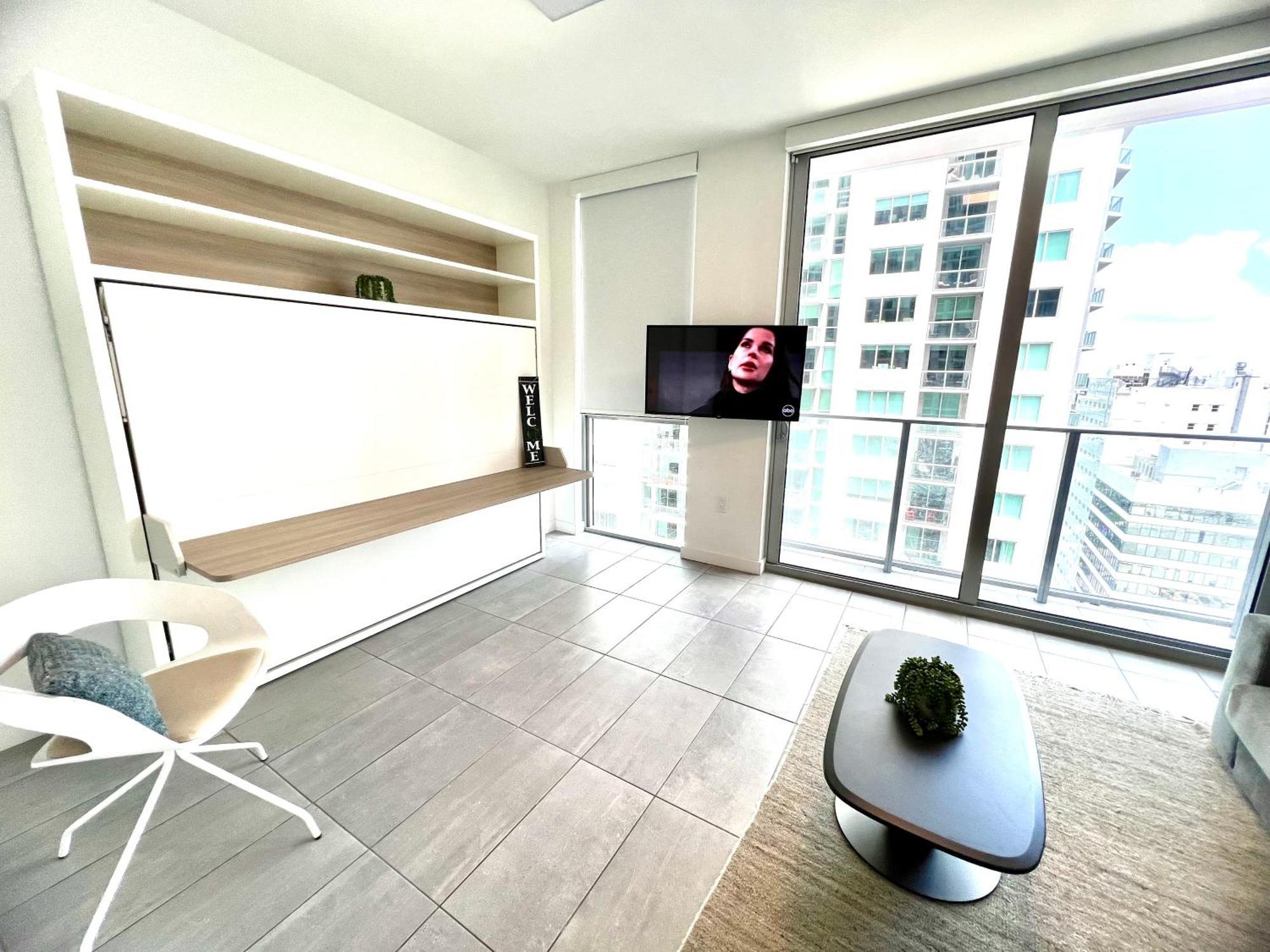 Spacious Studio In The Heart Of Downtown Miami Lägenhet Exteriör bild