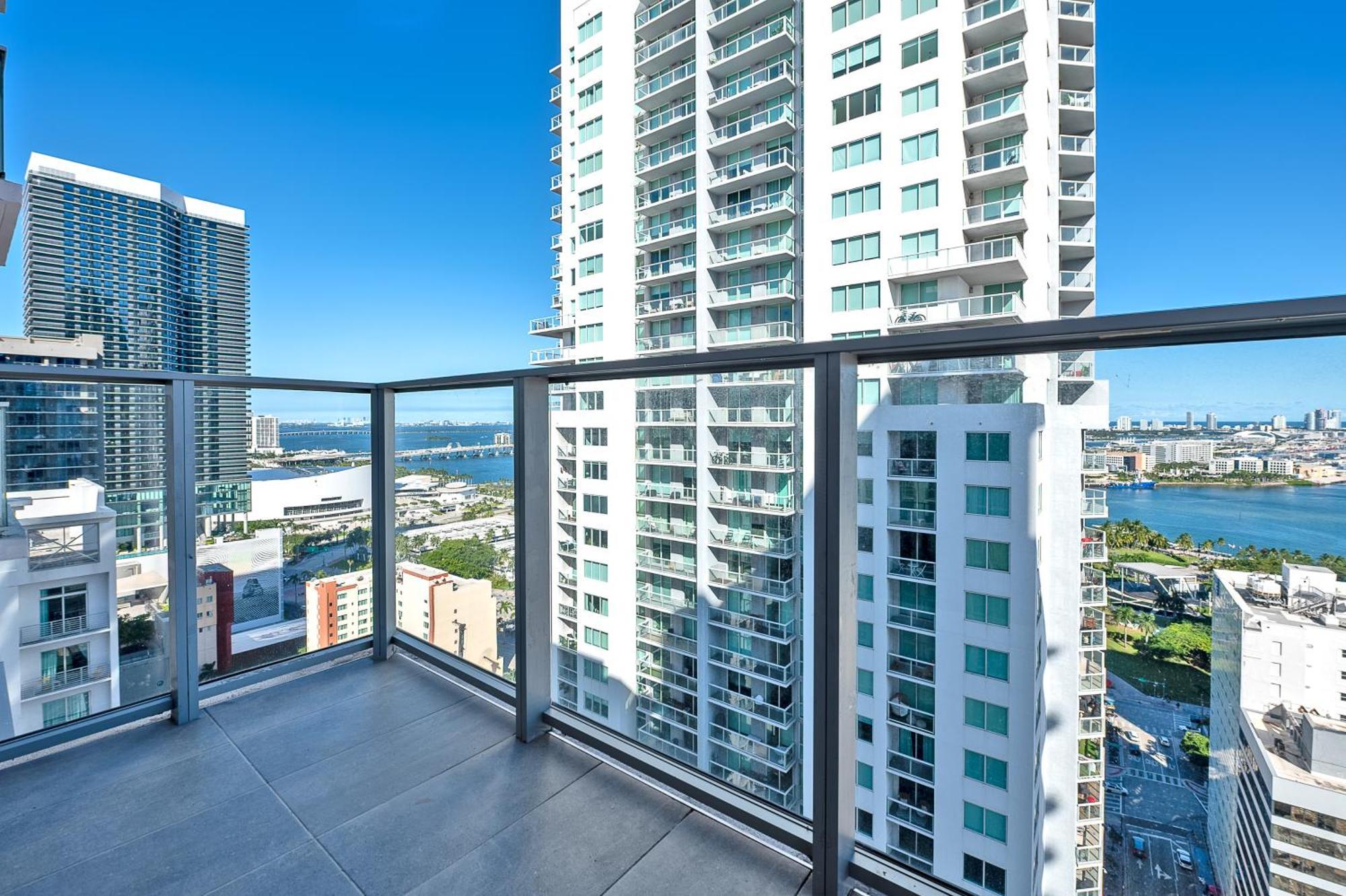 Spacious Studio In The Heart Of Downtown Miami Lägenhet Exteriör bild