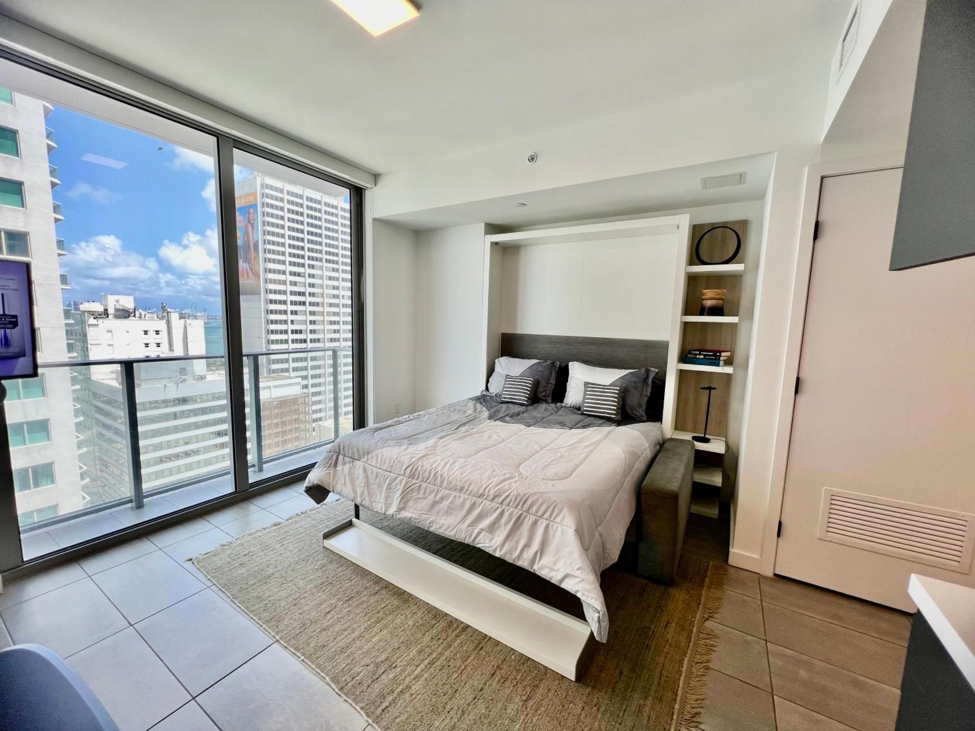 Spacious Studio In The Heart Of Downtown Miami Lägenhet Exteriör bild