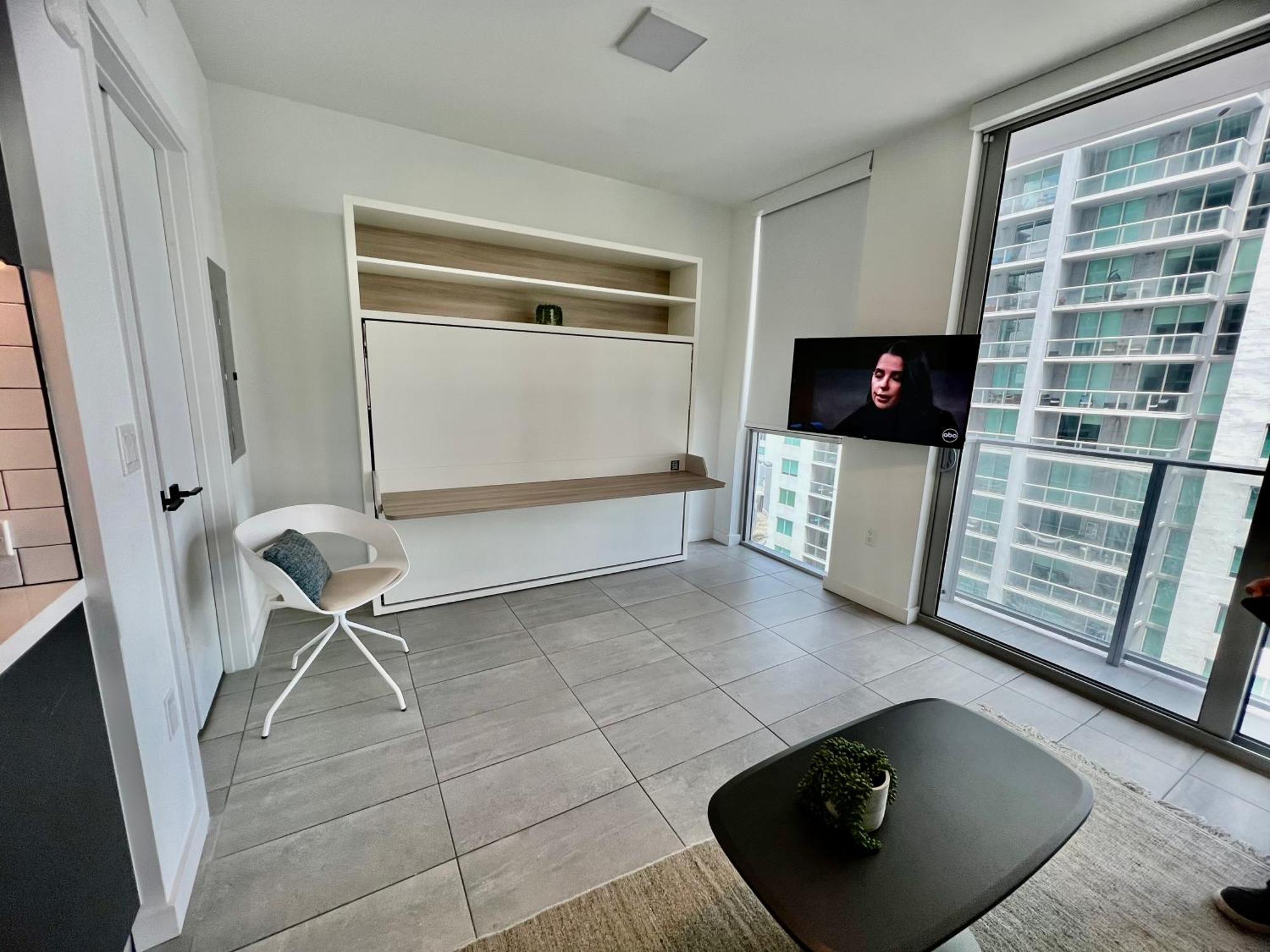 Spacious Studio In The Heart Of Downtown Miami Lägenhet Exteriör bild